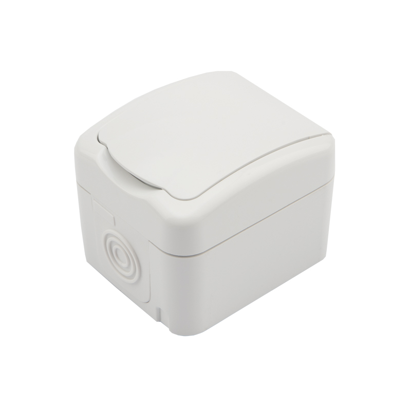 Розетка одноместная IP54 с/з, о/у, белая мини KRANZ